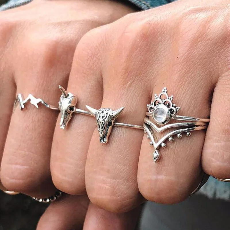 

National Wind Female Rings Mountain Carving Cow Head Crown Crystal Joint Silver Ring Set Bohemian Lady Party Jewelry