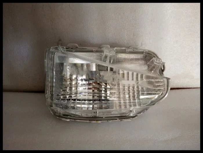 Qirun Front bumper light Front fog lamp with turn signal for Toyota Prius 2012