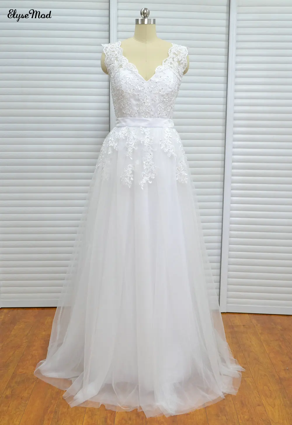 

Real Photo A-Line V-Neck Cap Sleeves Floor Length Beaded Tulle Sweep Train Elegant Wedding Dresses Bride Bridal Gown 2018