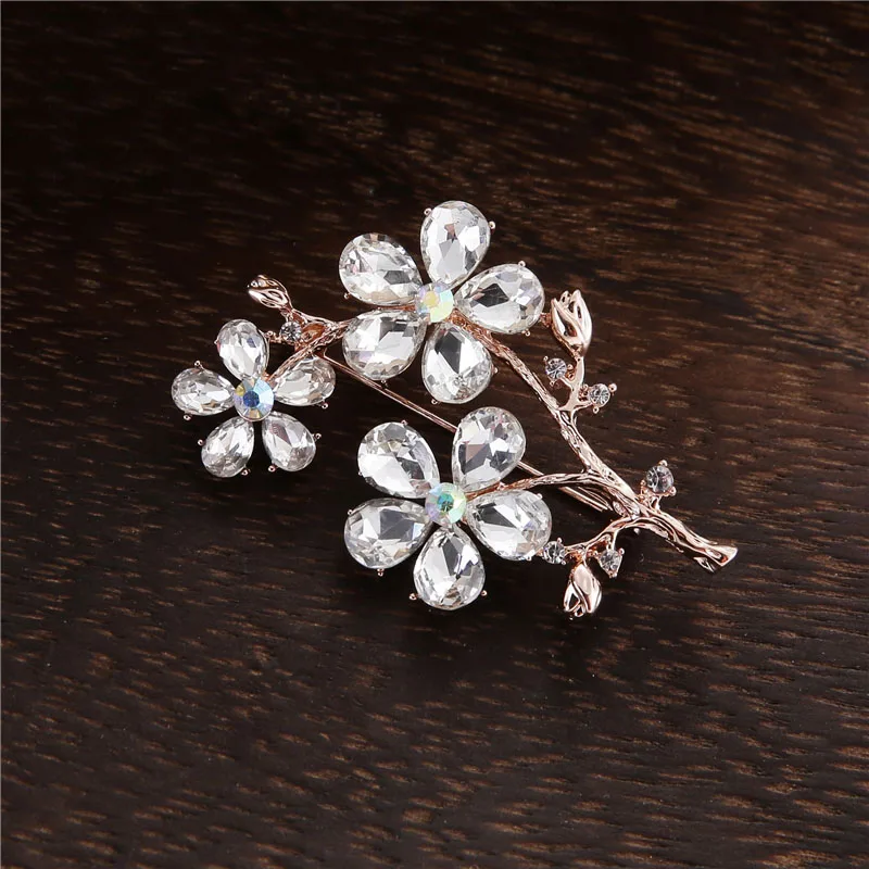 TDQUEEN Brooches Trendy Crystal Pins and Brooches Safety Pin Jewelry Gold-color Zinc Alloy Metal Brooch for Women 2