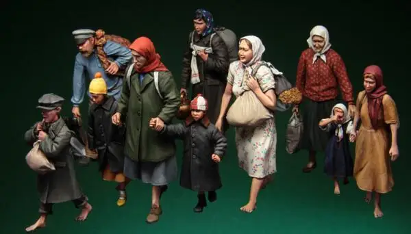 

1/35 Resin Figures WWII Refugee Civilian Big Set 10pcs/set Model Kits