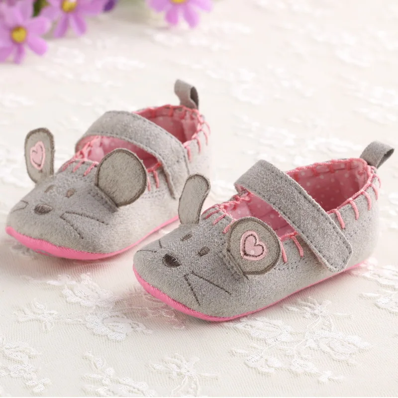 Милая обувь для маленьких девочек; обувь для малышей из хлопка; цвет серый, розовый; мультяшная мышь; рисунок животного; мягкая подошва; детская кроватка для грудничков
