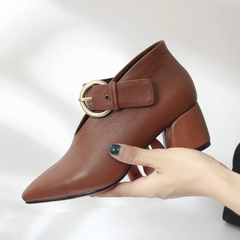 

2018 Spring Autumn New Casual Fashion V Mouth Grandmother Shoes Pointed Thick with Belt Buckle Leather Velvet Women Pump