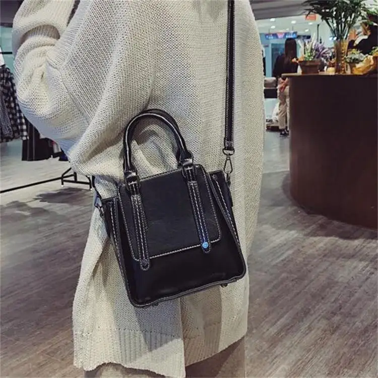 

Luxury Handbags Famous Brand Women Bag Designer retro handbag Korean version of the slant span single shoulder small pack