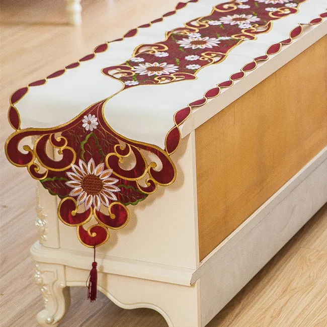 

Hot Selling Elegant Floral Full Embroidery Table Runner Decoration Flag Runners Dining Room Cutwork Embroidered Cloth Placemats