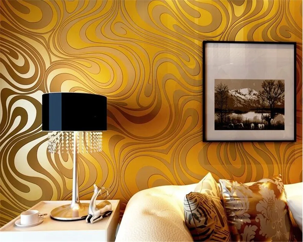 золотые обои для стен в интерьере