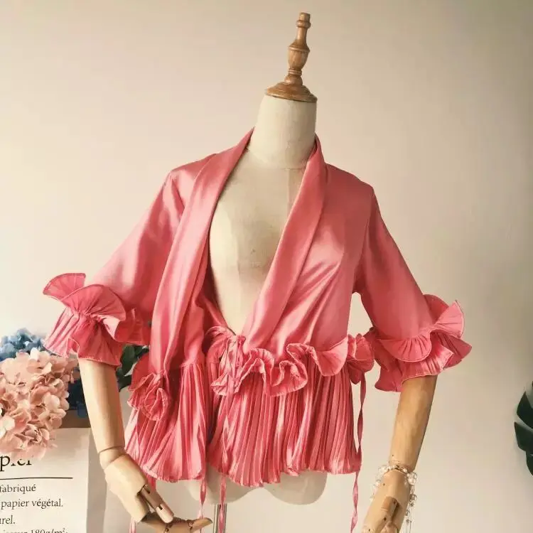 Весенняя женская плиссированная шифоновая рубашка с v-образным вырезом и кружевным бантом, атласные Блузы с объемными цветами, весенние кружевные топы с оборками