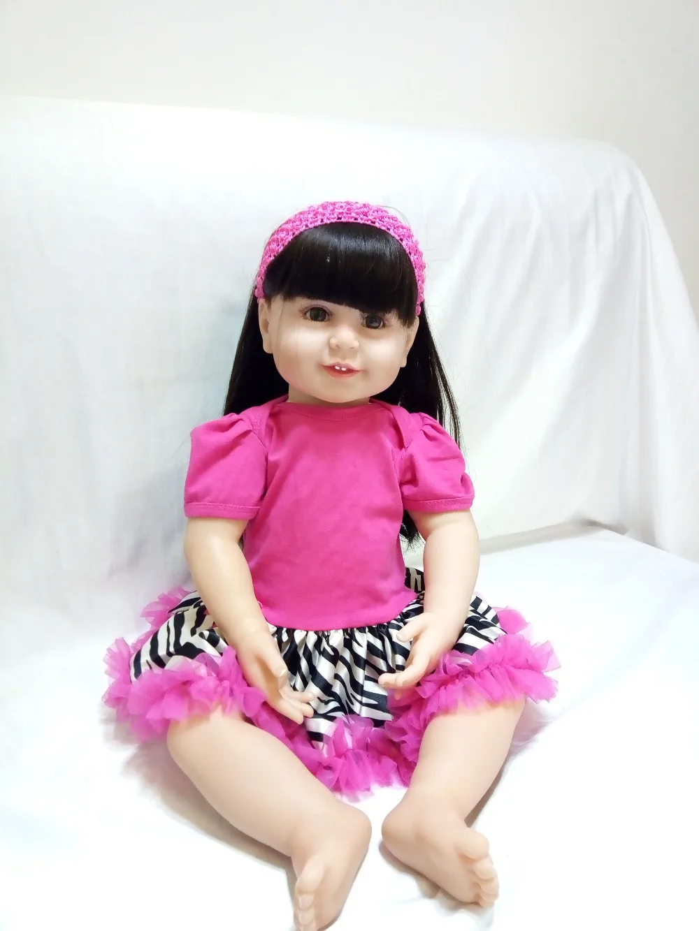 

hot-selling 61CM silicone reborn baby girl doll toys in awesome new born baby clothes brinquedos bebe 2018 Children's Day gift