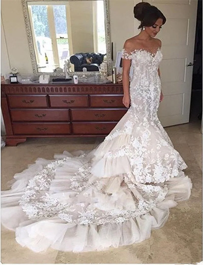 

BONJEAN Luxury Boat Neck Mermaid Wedding Dress 2019 New Sexy Chapel Train Flowes Appliques Lace Button Back Bridal Wedding Dress