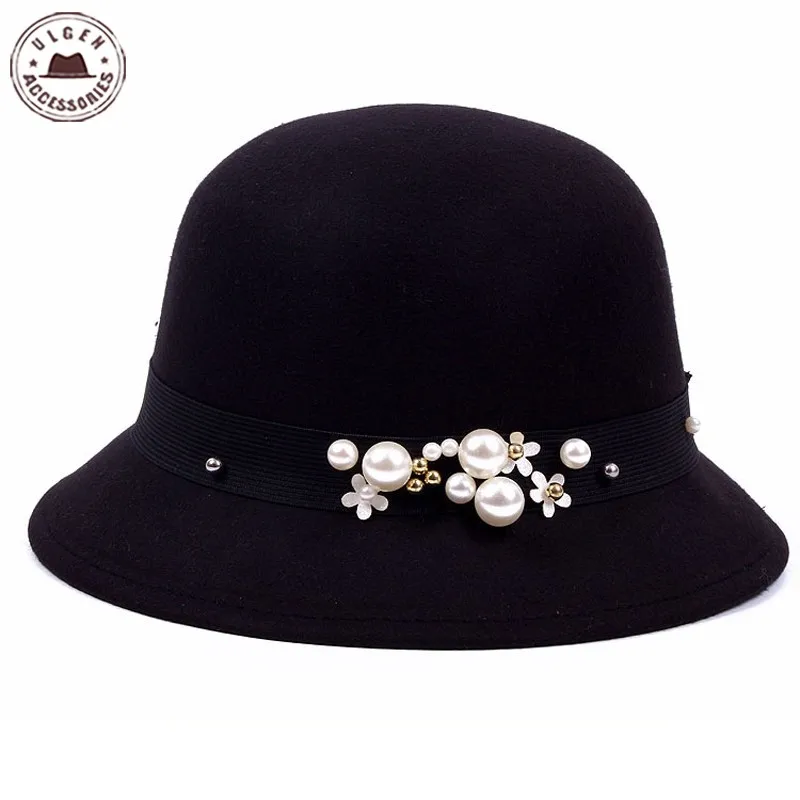 black cloche hat