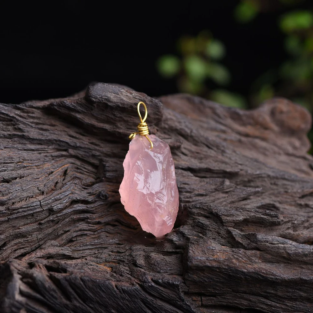 Натуральный розовый кварцевый камень pandent розовый необработанный Гравий Кристалл обрушился навалом Исцеление Рейки натуральные камни и минералы ожерелье