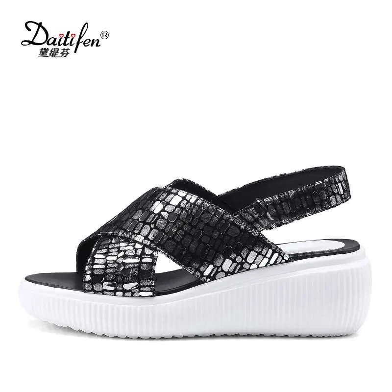 

Daitifen Flat Platform Sandals Women Soft Leather Casual Thick Bottom Roman Sandals Mixed Glitter Footwear Summer Woman Silver