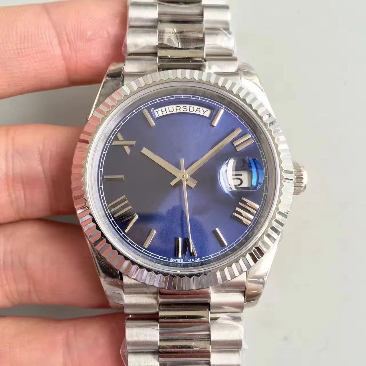 

2019 U1 factory selling AAA high quality luxury brand men's watch day date series 228239 40MM blue disc sapphire men's watch