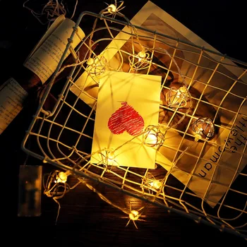 

2018 New Popular Metal Hollowed-out Heart-shaped LED Festive Decorative Lamp String Home Bedroom Decoration