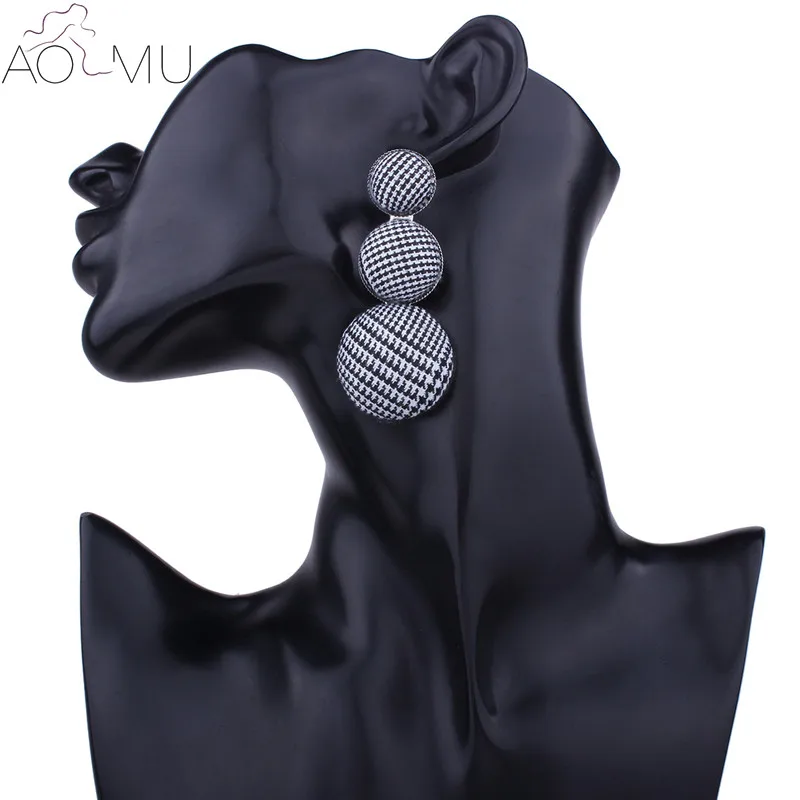 

AOMU Winter Vintage Chic Houndstooth Plaid Velvet Round Circle Long Dangle Earrings for Women Christmas Gift Cloth Jewelry