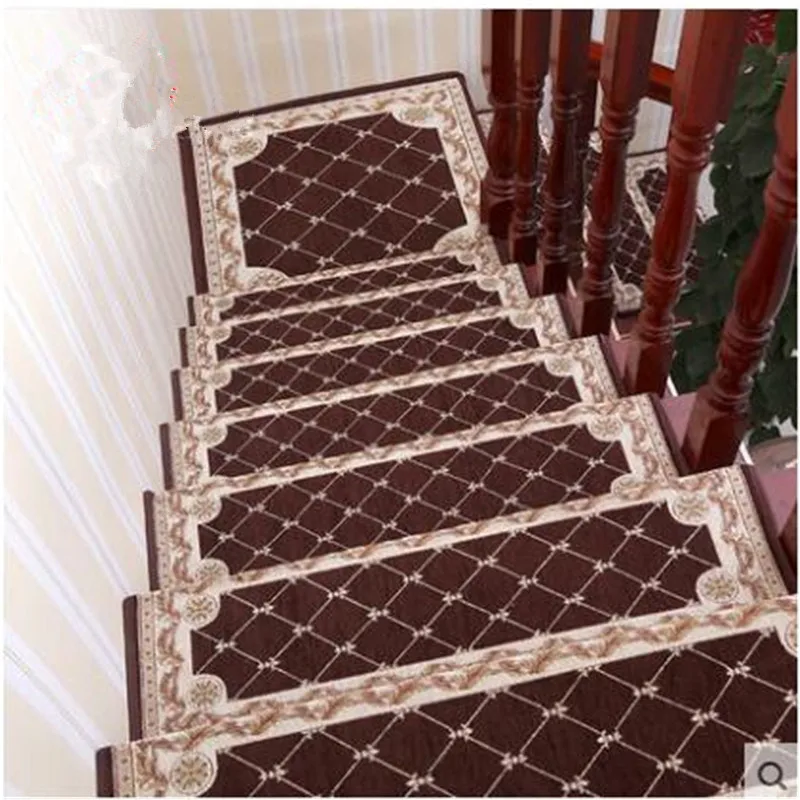 лестница с ковролином. ковровая дорожка на лестницу на ступеньки. дорожка ступеньками. ковровые дорожки для лестницы на ступени. садовые дорожки на склонах.