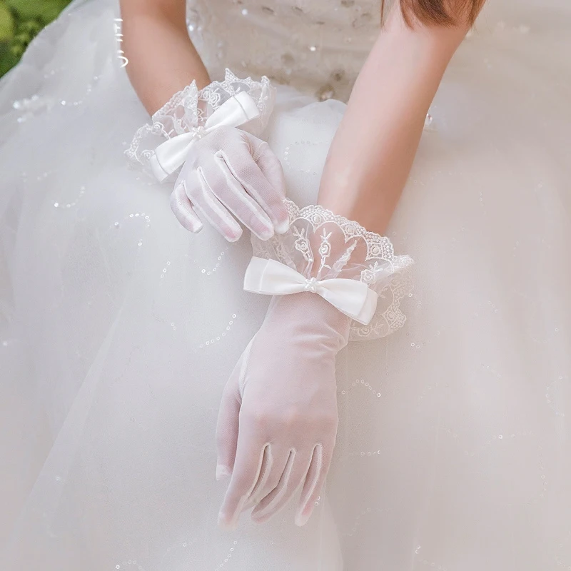 Корейские короткие кружевные свадебные перчатки на запястье, свадебные перчатки цвета слоновой кости, свадебные перчатки для женщин с бантом, свадебные аксессуары для невесты