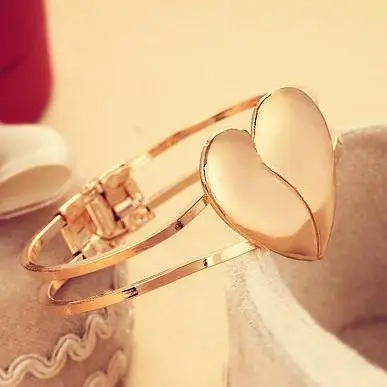 

Hot Sale Charming Heart Bracelets&Bangles For Women Girls Gold Silver Color Metal Bracelets Statement Jewelry Wholesale