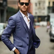 Светло-синего цвета; лацкан с тупым углом; модные модельные туфли комплект из 3 предметов классический Для мужчин свадебные костюмы для жениха смокинги для женихов(куртка+ брюки+ жилет+ галстук-бабочка