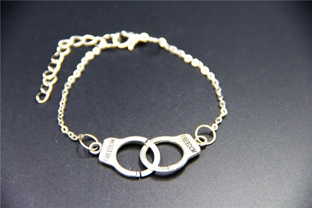 

Fashion Jewelry Vintage Charm Handcuffs Bracelet