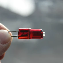 100 шт./лот галогенная лампа G4 12 V красного цвета на каблуке 10 Вт толщиной 1 мм ноги g4 Красный 12В 10 Вт