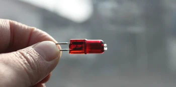 

100pcs/lot Halogen bulb G4 12V red 10W 1mm thick legs g4 red 12v 10w