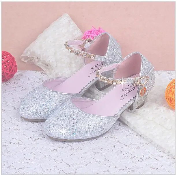 2018 Новые детские туфли на высоком каблуке для девочек каблук обувь Весна сандалии с бабочкой принцессы с бантом милые босоножки Обувь с