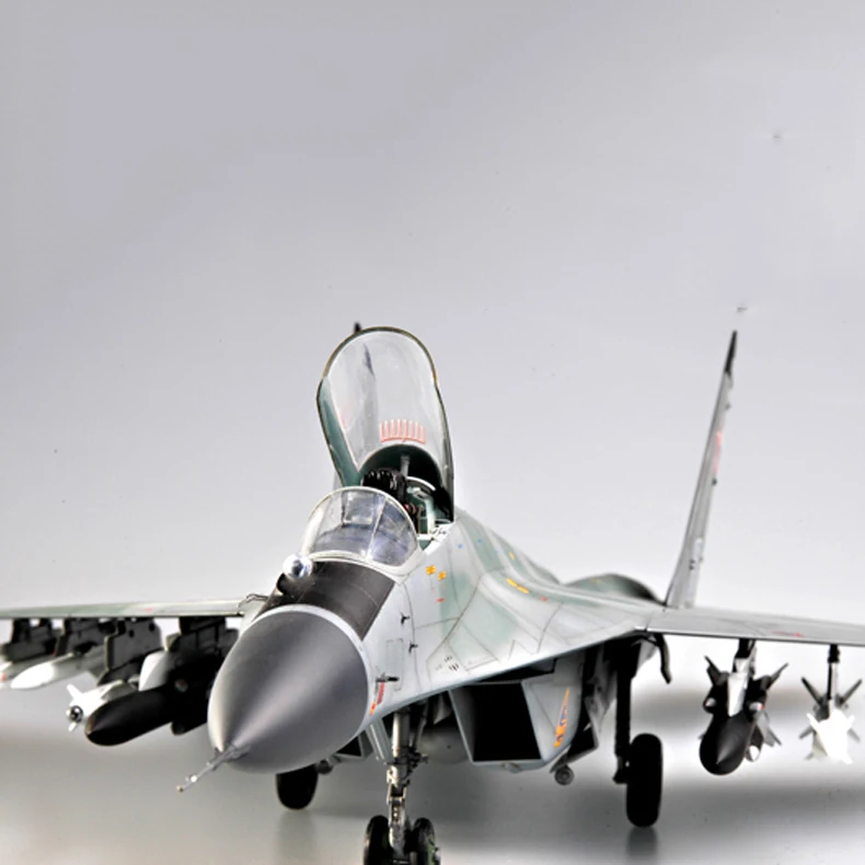 MiG-29M "Pivot" Истребитель 02238 1/32 масштаб