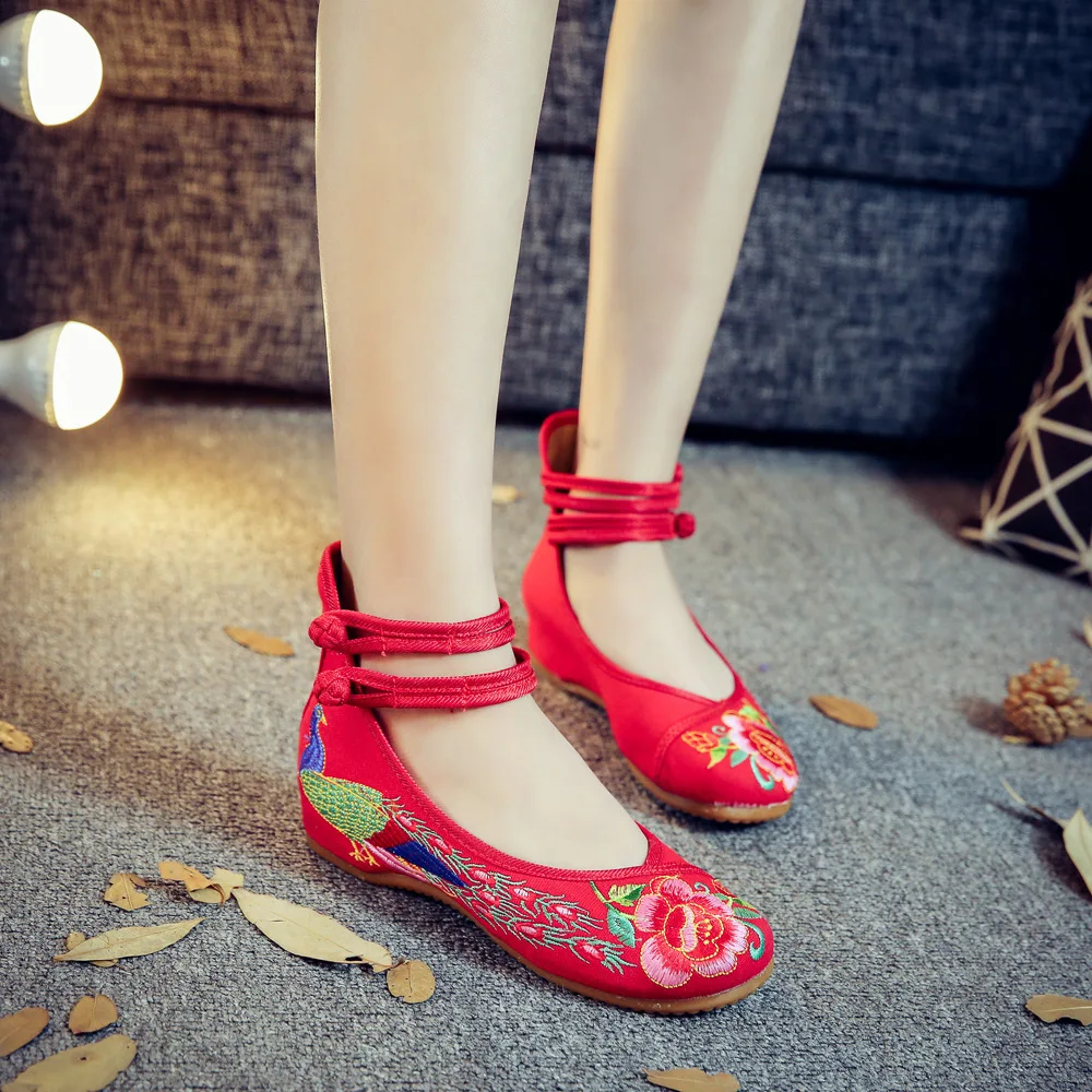 

New Peony Flower Thickening Beef Tendon Bottom Embroidered Cloth Shoes Women's Flat Shoes Retro Ethnic Embroidered Shoes