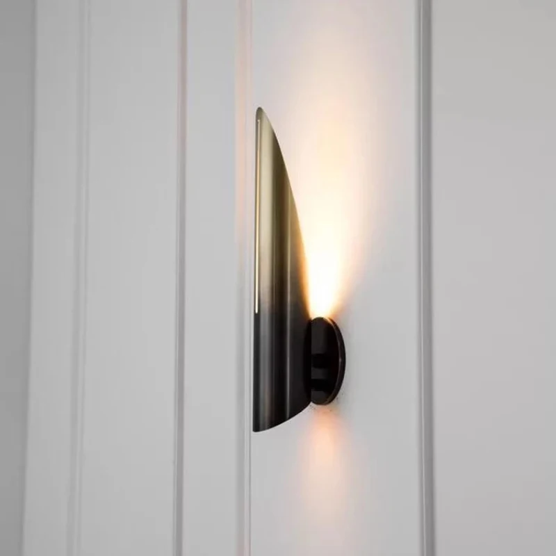 Настенный светильник светодиодный черный/золотой|Комнатные настенные LED -лампы| |