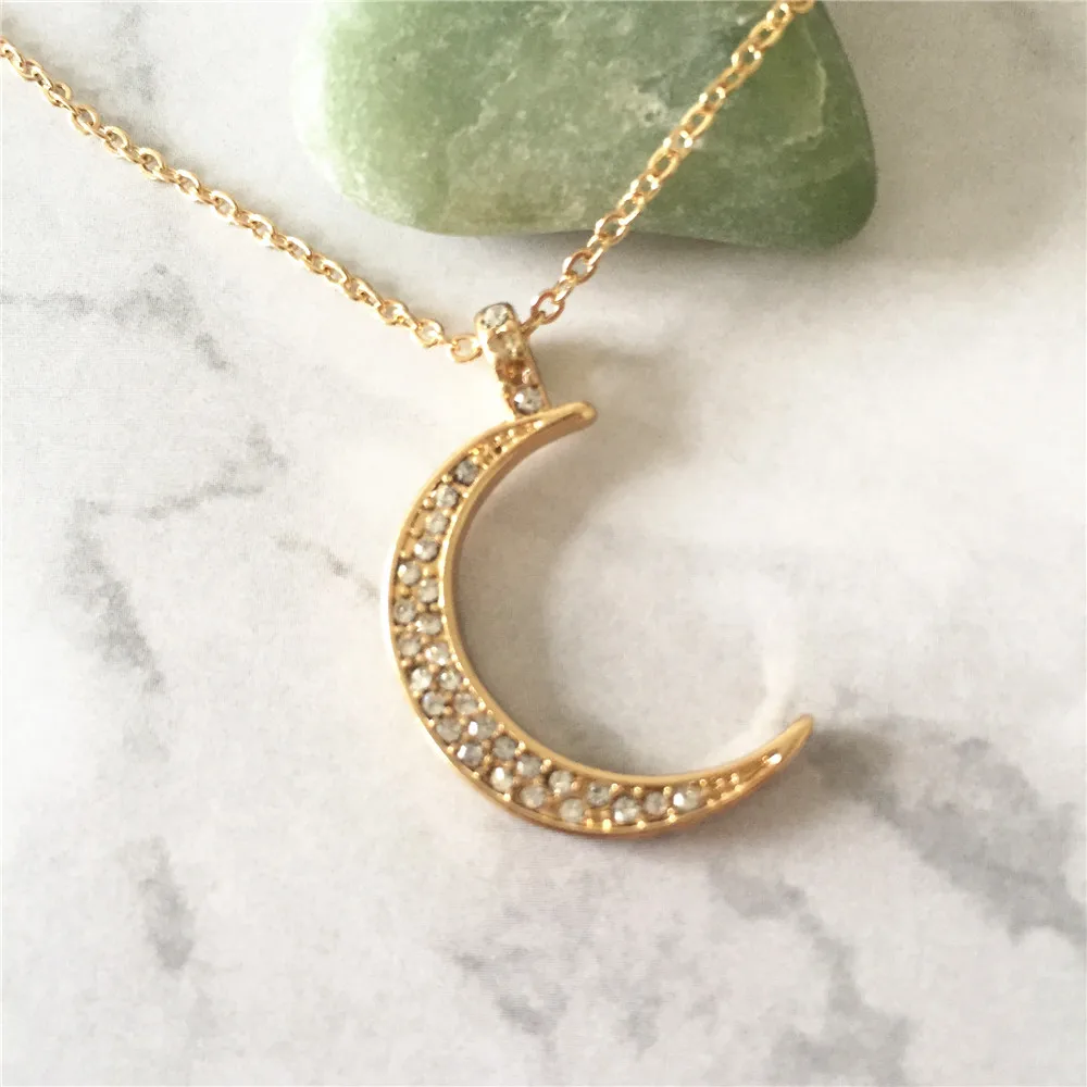 

SHINING CRESCENT PENDANT NECLACE