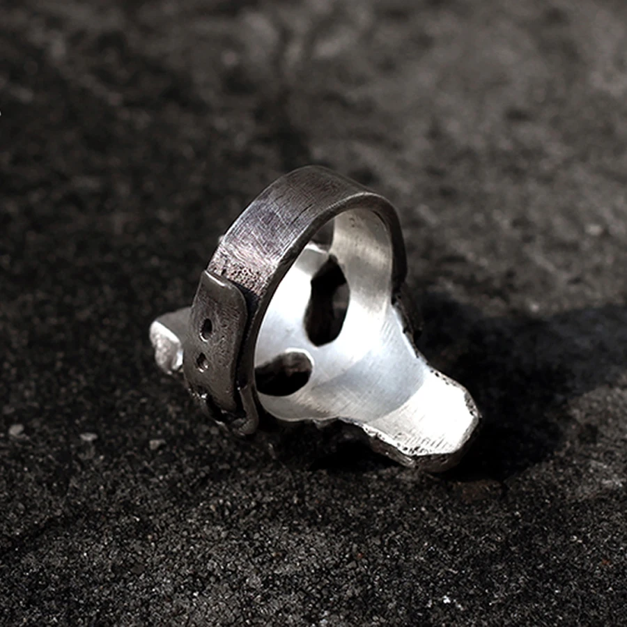 skull ring