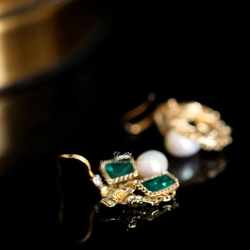 

DMEFP407 Handmade Designer Jewelry Freshwater Pearl Drop Earrings Natural Pearl Short Temperament Earrings