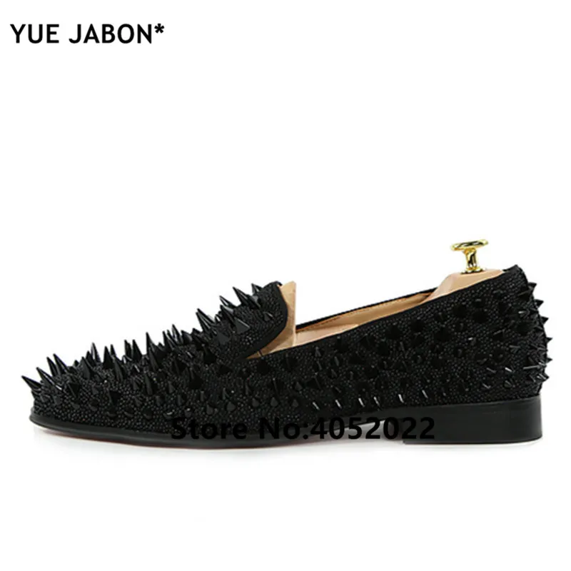 

YUE Jabon Luxury Designer Shoes Mens Casual Flats Red Black Gold Silver Leather Wedding Shoes Rivet Studded Spiked Loafers Men