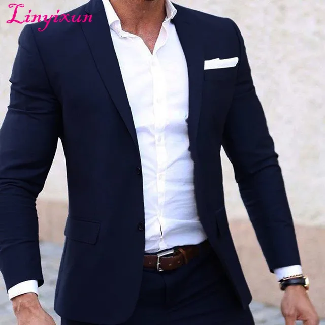 costume bleu marine