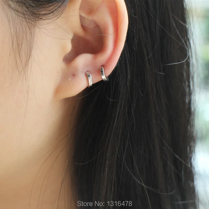 Очень маленькие ушные кости в пределах стерлингового серебра 925 пробы, маленькие ушные пряжки, кольцо 5-6 мм в диаметре, плотно Упакованные мини