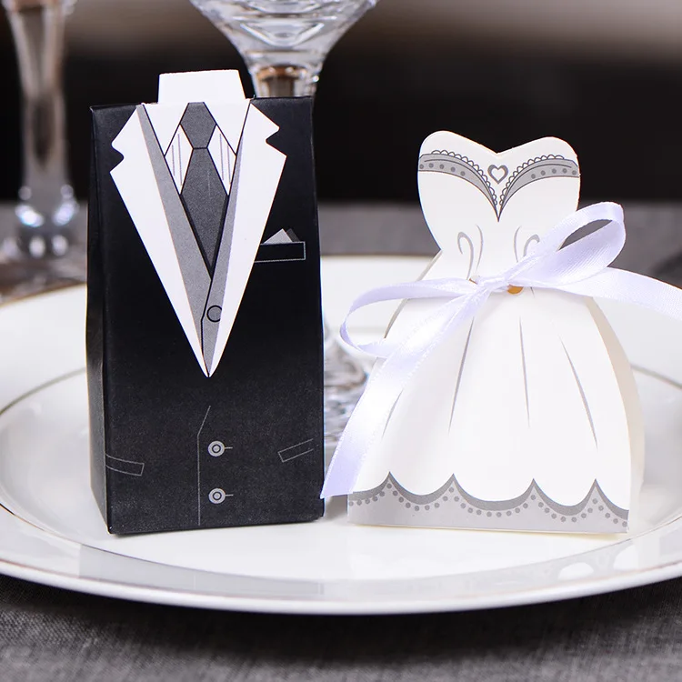 

50pcs Bride+ 50pcs Groom Candy Boxes For Wedding Sweet Bag Wedding Favors Gift For Guest Bride Groom Wedding Dresses Decoration