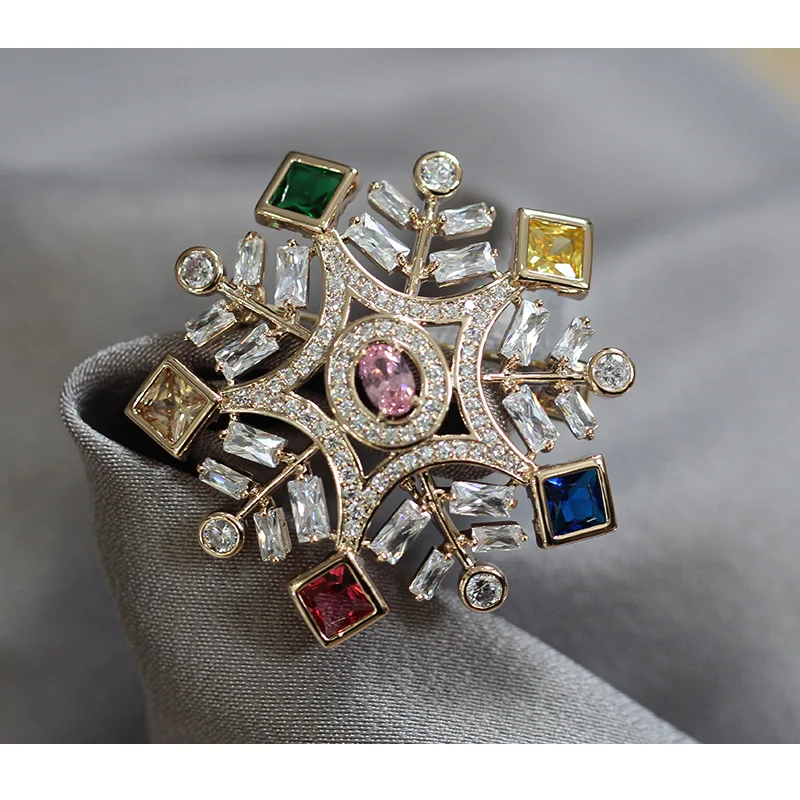 

Exotic style mosaic color is retro snow crystal brooch female models anti-lighting pin brooch snow crystal for wemon