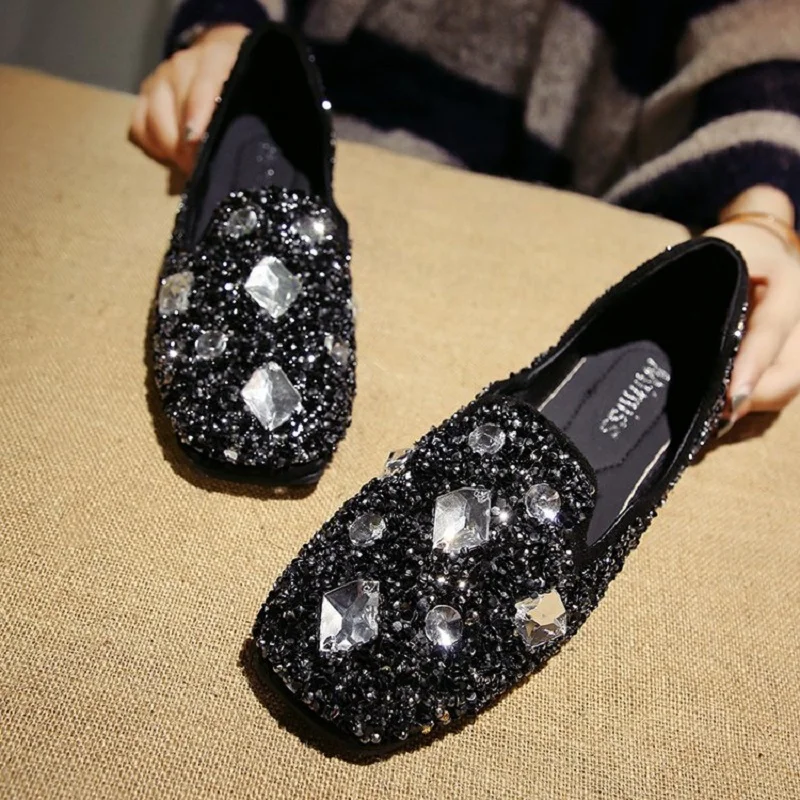 

2018 spring Korean version of the new rhinestones soft bottom flat casual bean shoes square head shoes women