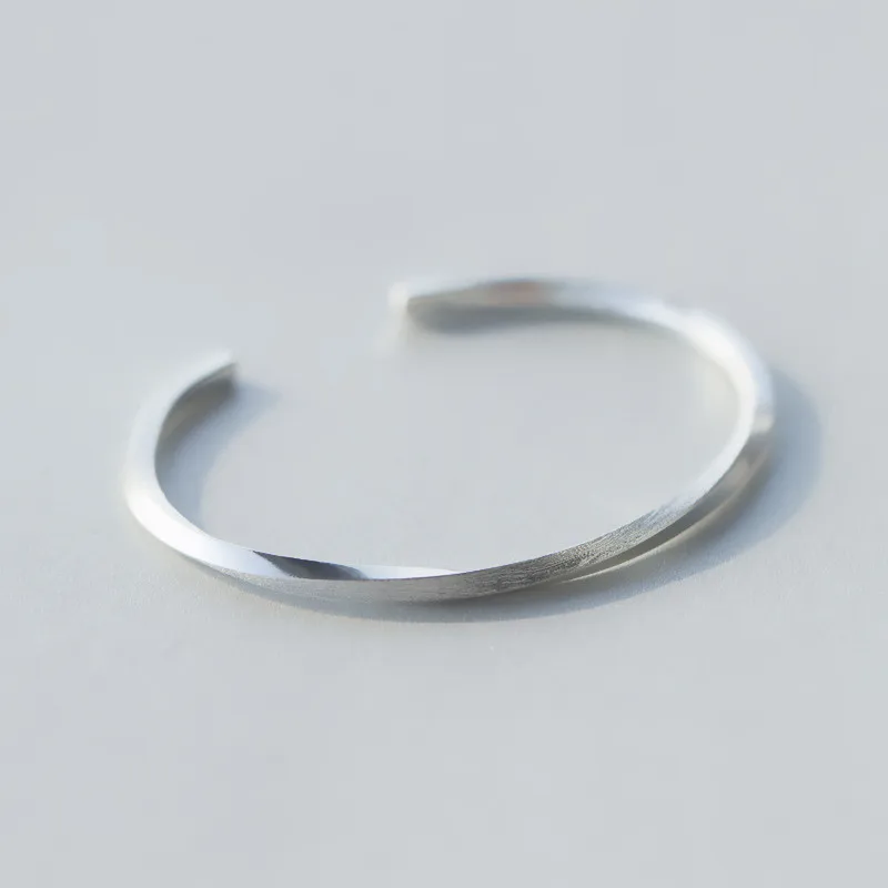 3301272269_334617663