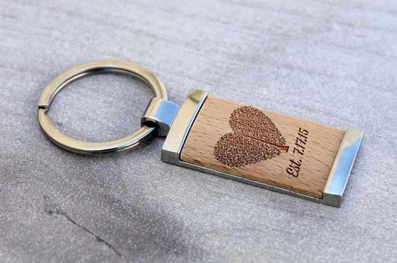 

12pcs/lot Personalized Wedding Couples Keychain Valentines Day Promotional Gifts Custom Groomsman Engraved Wooden Keyrings
