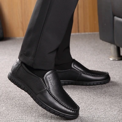 NPEZKGC/Новинка года; Высококачественная обувь из натуральной кожи; Теплая мужская обувь на меху без застежки; зимняя обувь; мужская повседневная обувь - Цвет: Black