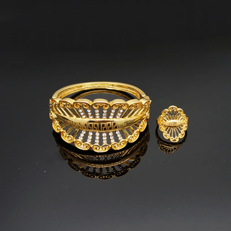 

Gold Colour Crystal Bracelets and ring sets Bangles Rhinestone Fashion Bridal Jewelry sets Wedding Accessories Gift