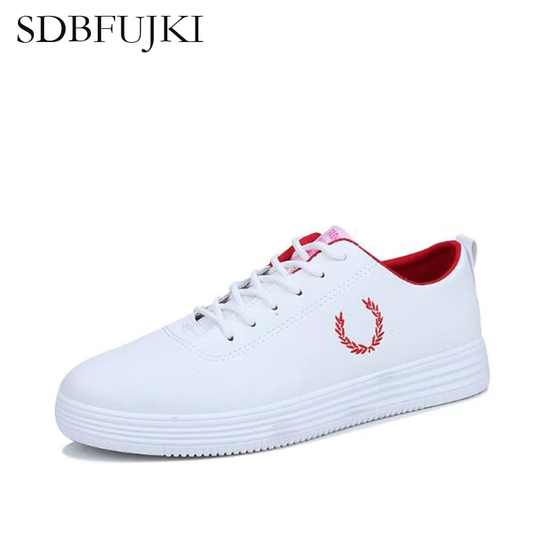 Vrouwen/Модные дышащие кроссовки Gevulkaniseerd Schoenen из искусственной кожи на платформе со шнуровкой; повседневная женская обувь; SDBFUJKI