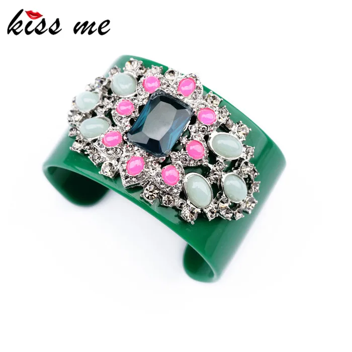 

KISS ME New Designer Jewelry Charming Green Resin Opening CType Bangles