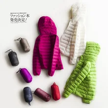 Зимний женский ультра легкий пуховик 90% утиный пух куртки с капюшоном короткое теплое тонкое пальто парка Женская однотонная верхняя одежда