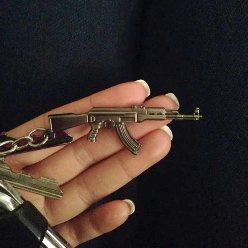 

Novelty Counter Strike AK47 Guns Keychain For Men CS GO Sniper M4A1 Keychain Key Ring Chaveiro Jewelry Souvenirs Gift