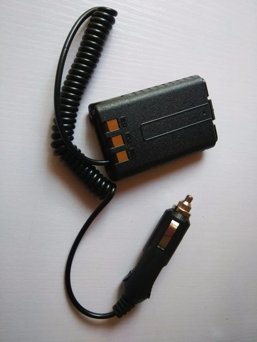 Иди и болтай Walkie Talkie “иди аксессуары 12V BAOFENG UV 5R автомобиля Зарядное устройство