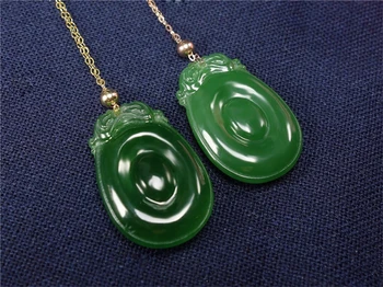 

New genuine 18K gold inlaid natural Chinese Green Jade safe buckle pendant clavicle chain