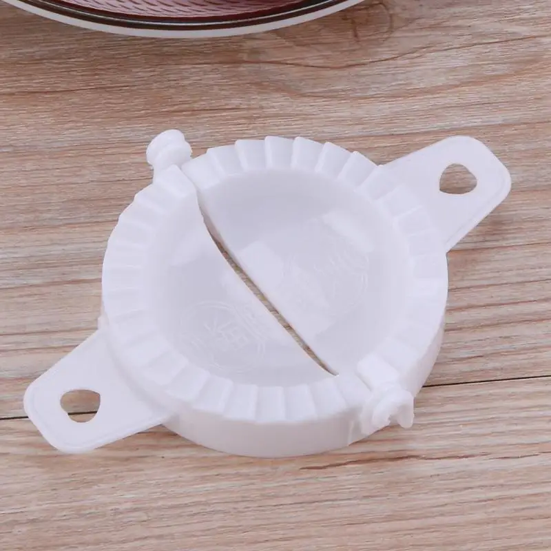 Plastic-Dumpling-Maker-Mould-Hand-Dough-Press-Dumpling-Pie-Ravioli-Mould-Dumpling-Making-Clip-Kitchen-Pastry (1)